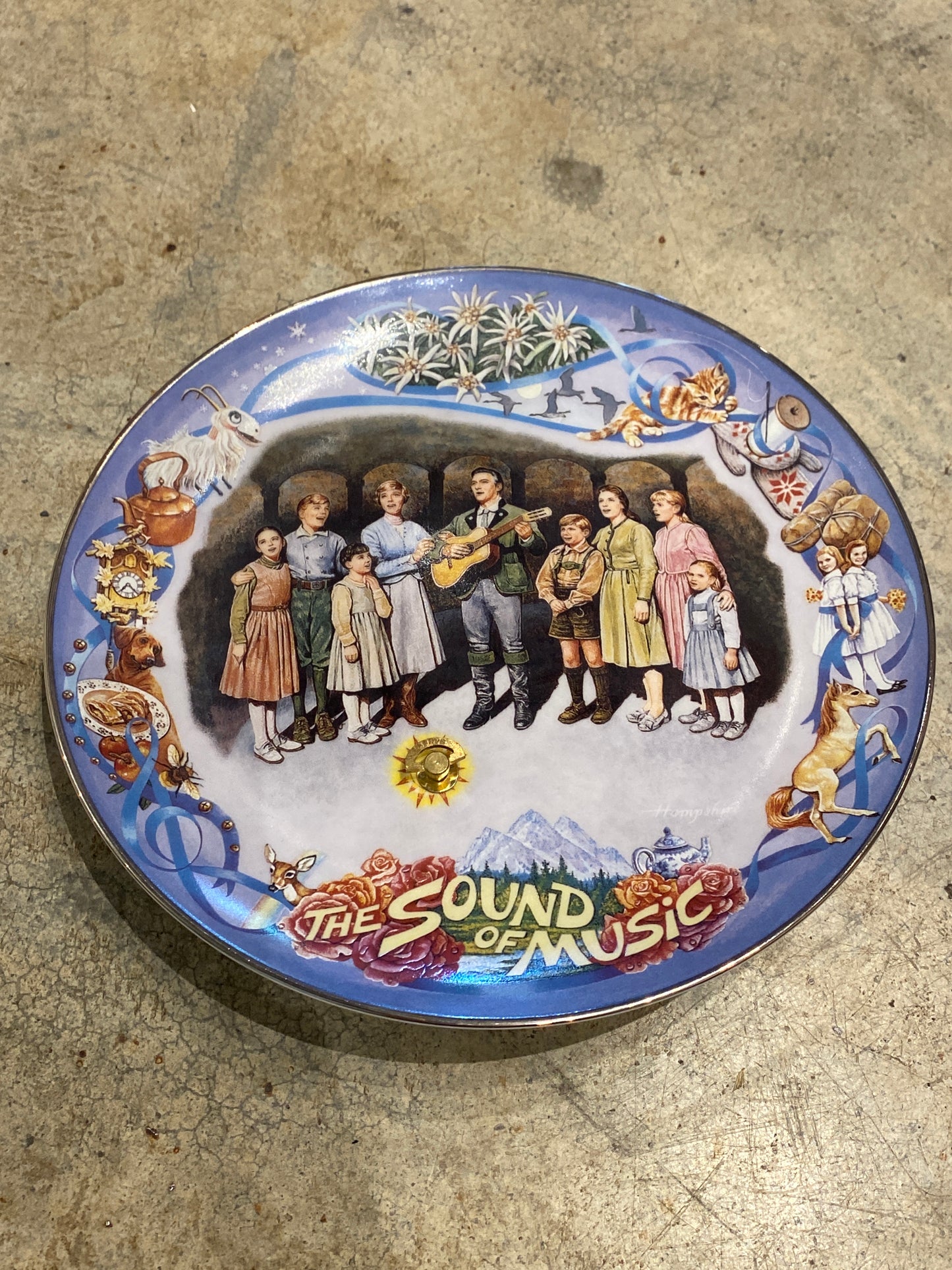 Bradford Exchange Sound of a music Music Box Von Trapp Family Collector Plate