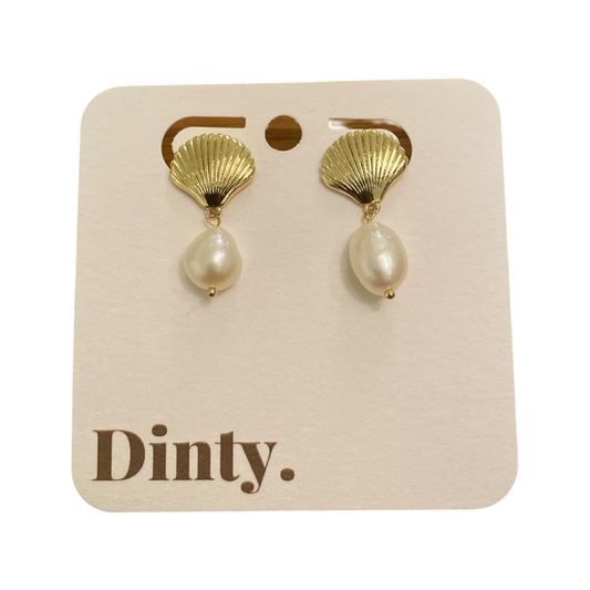 Shell Stud & Pearl Earrings