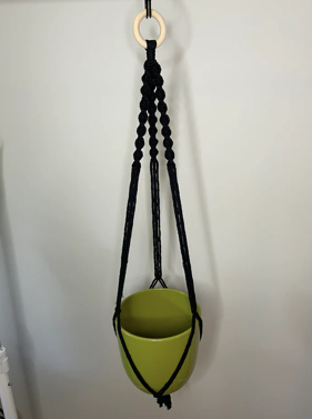 Van Isle Macrame | Classic Twist Plant Hanger